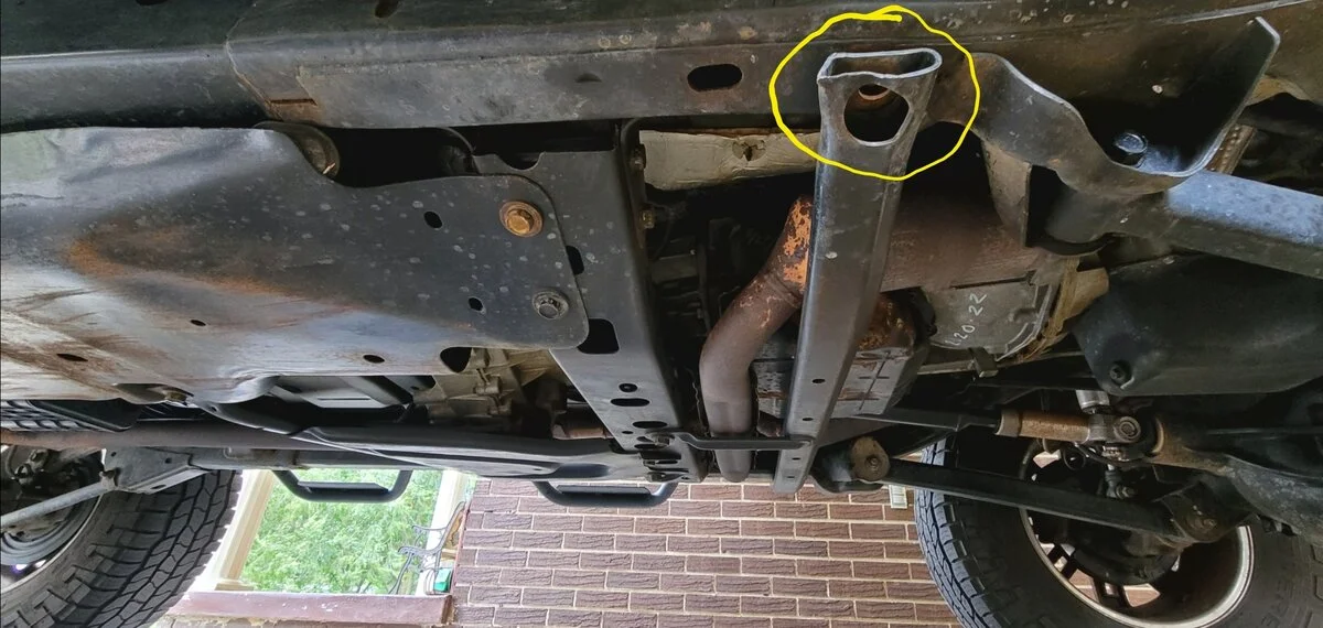 2011 wrangler support bracket.webp