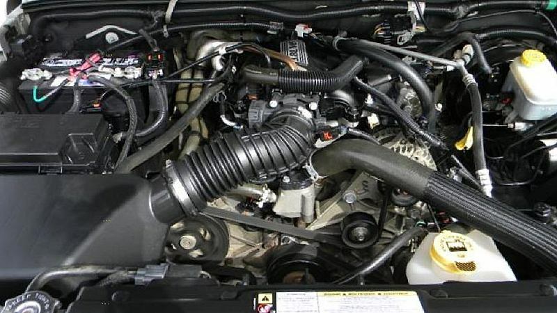3-8L-under-hood-ROOM-122091.jpg 3-8L-under-hood-ROOM-122091.jpg