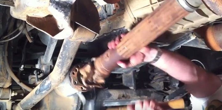 BeatingTheDriveShaft-117892.jpg BeatingTheDriveShaft-117892.jpg