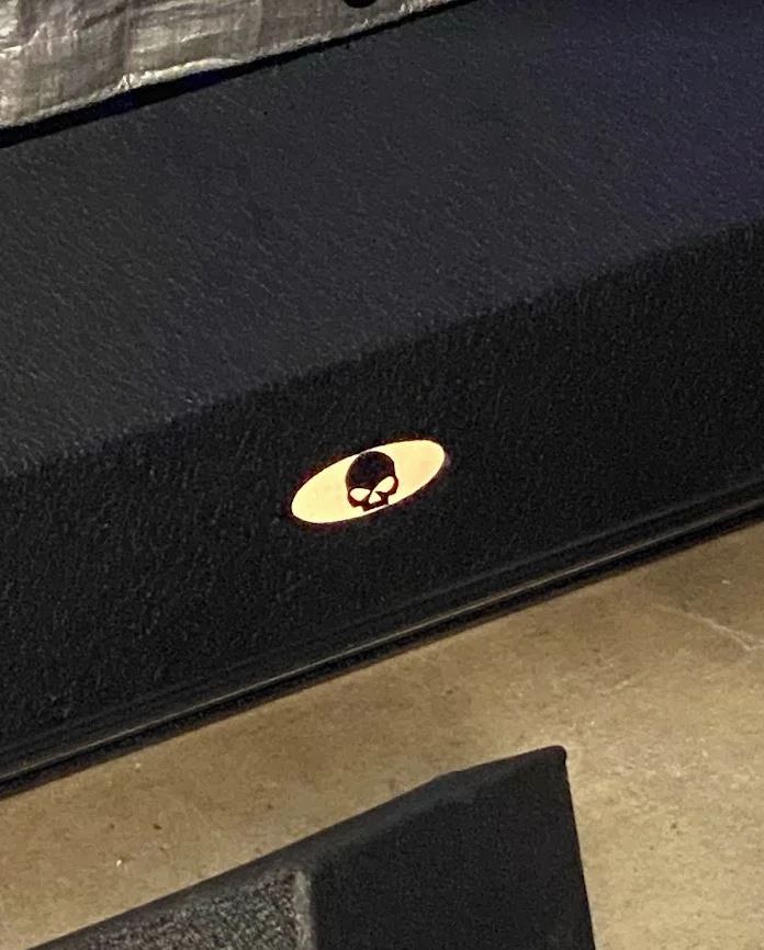 bumper skull r.webp