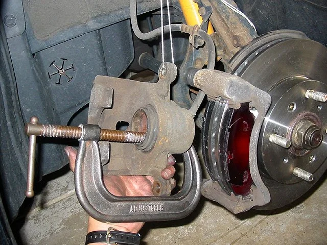 compressing_piston-113592.webp