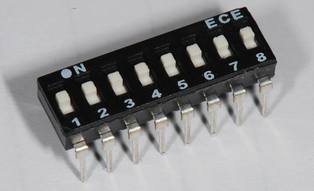 DIP_switch_01_Pengo.webp