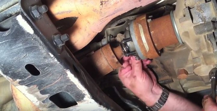 DriveShaftFlangeBolts-117888.jpg DriveShaftFlangeBolts-117888.jpg