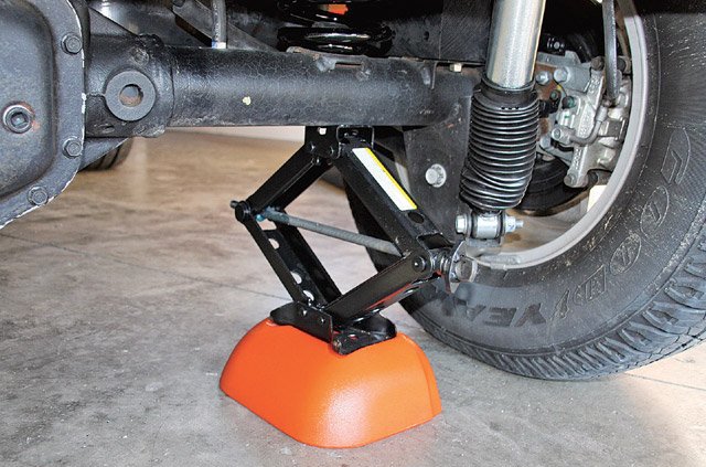 Jacking-Up-02-115706.jpg Jacking-Up-02-115706.jpg