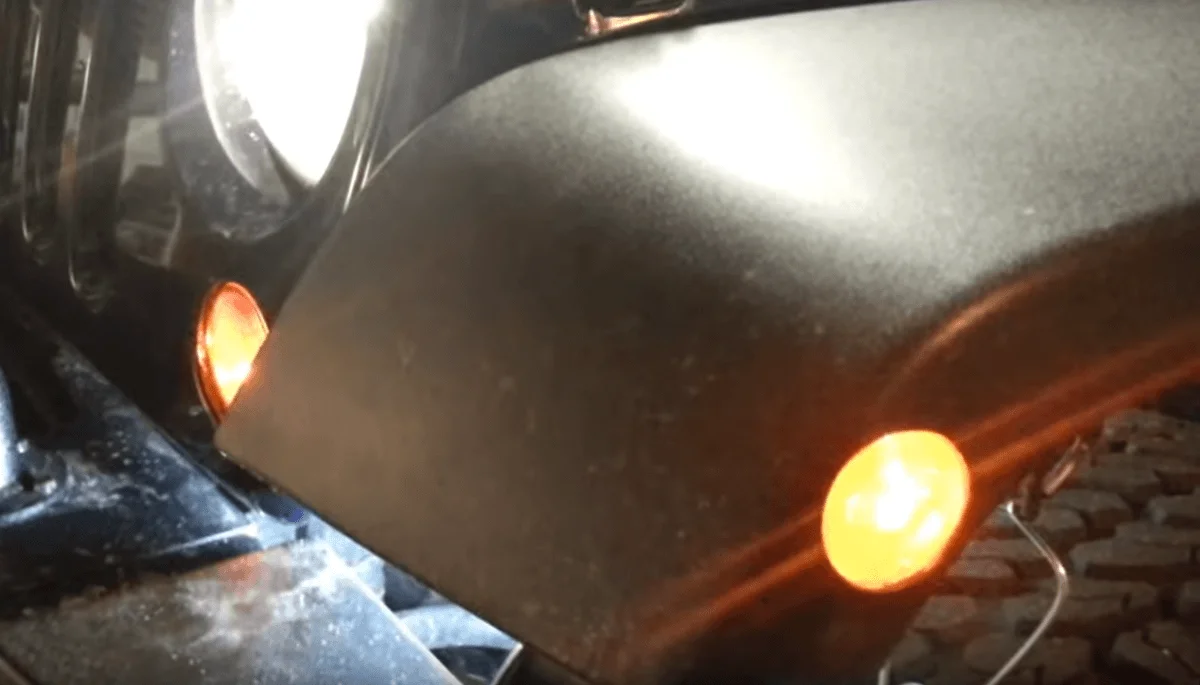 -Jeep-side-marker-light-blinker-MOD-YouTube-114392.webp