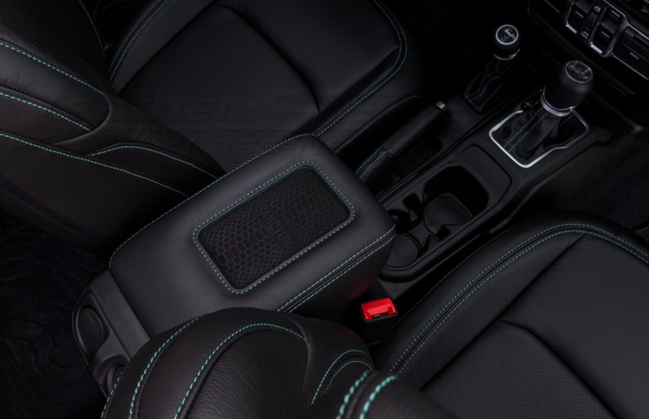 jl-wrangler-console-lid-03.jpg jl-wrangler-console-lid-03.jpg