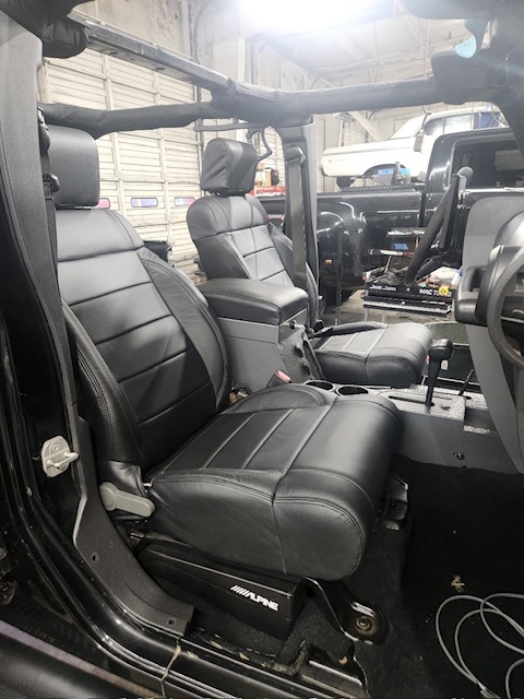 Leather front seats.jpeg