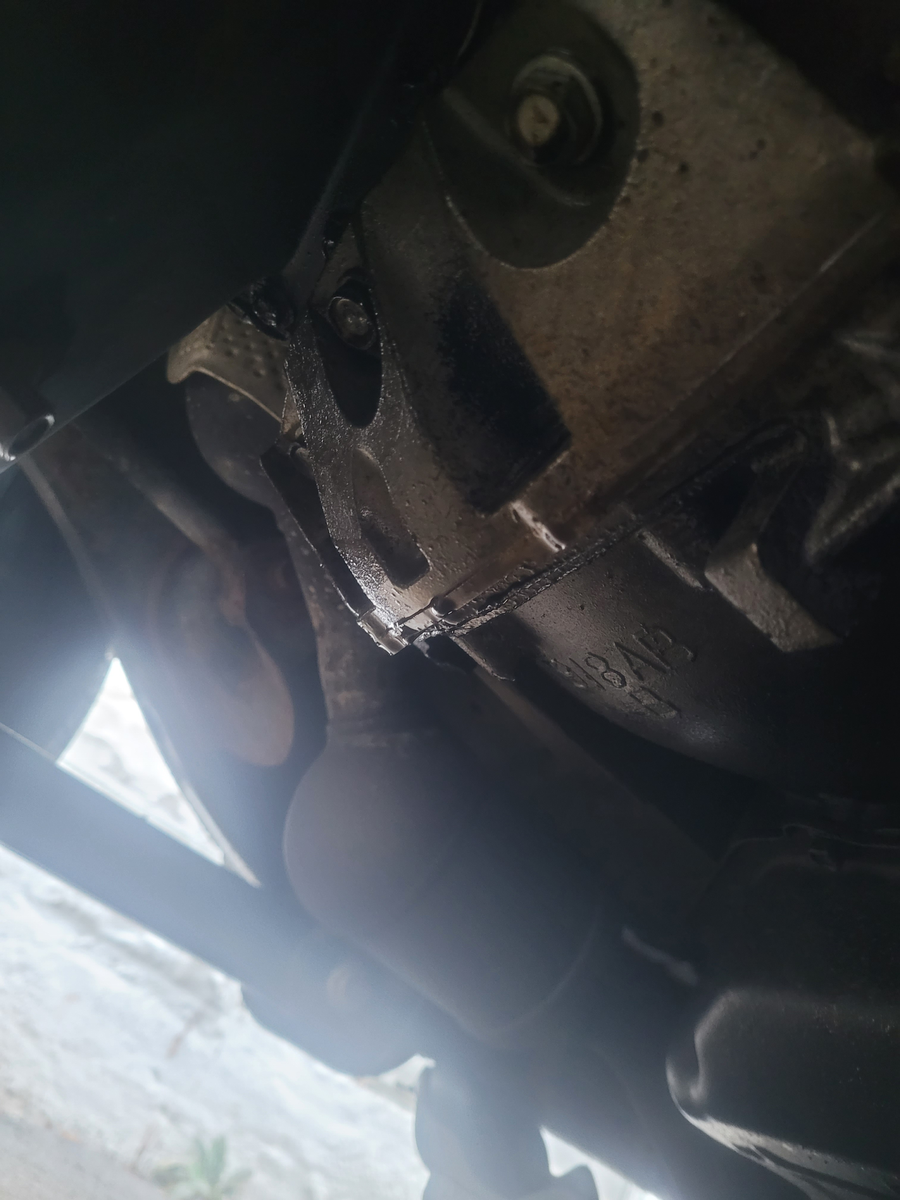 Jeep Wrangler JK transmission fluid leak? | Jeep Wrangler JK Forum