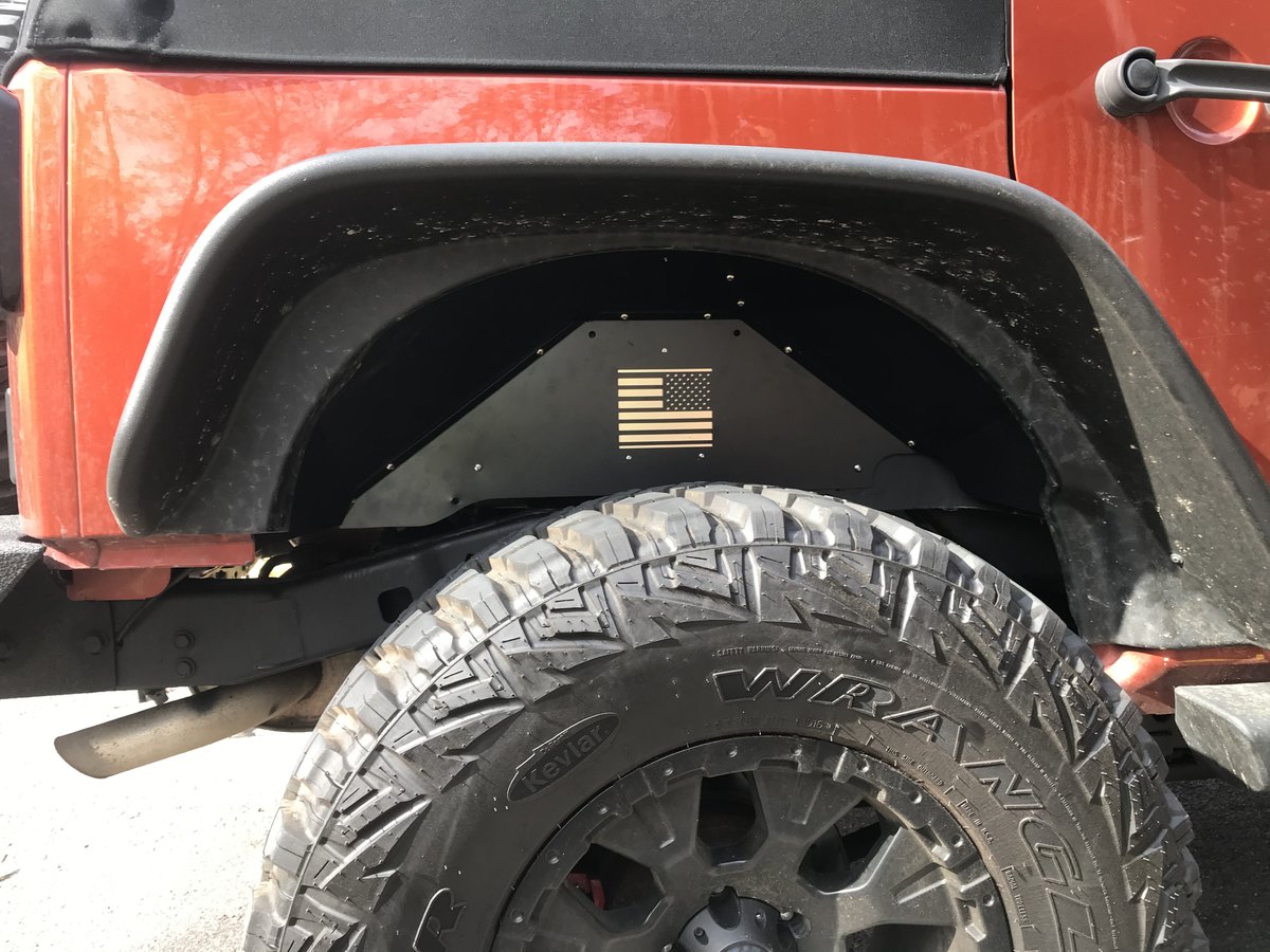 Passenger rear tire and fenderwell.jpg Passenger rear tire and fenderwell.jpg