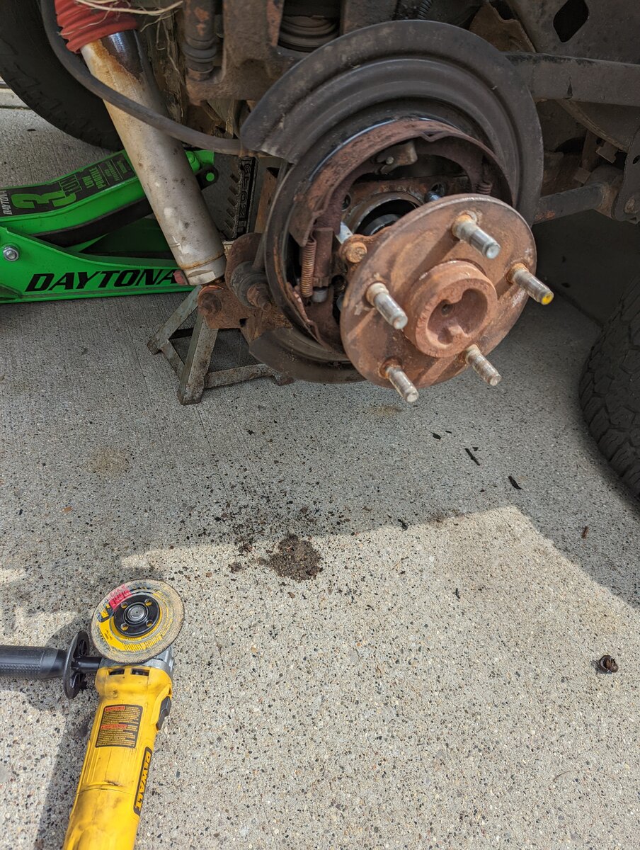 Spinning rear axle retaining nut Jeep Wrangler JK Forum