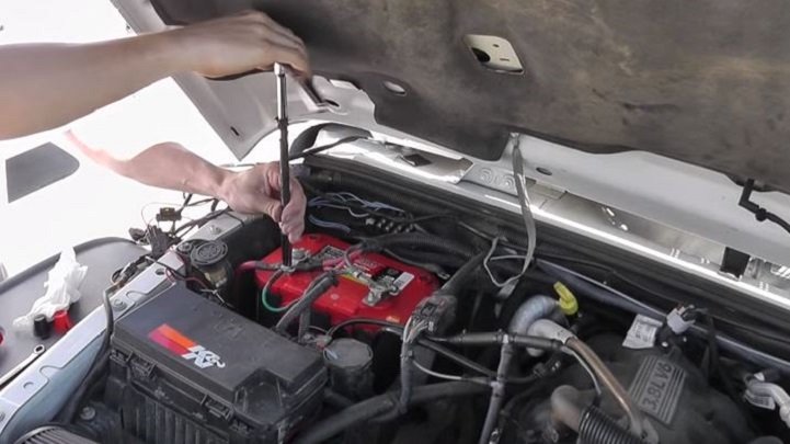 How to Replace the Battery on a Jeep Wrangler JK | Jeep Wrangler JK Forum