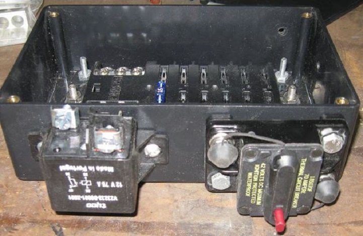 RelayAndBreakerMounted-115151.jpg RelayAndBreakerMounted-115151.jpg