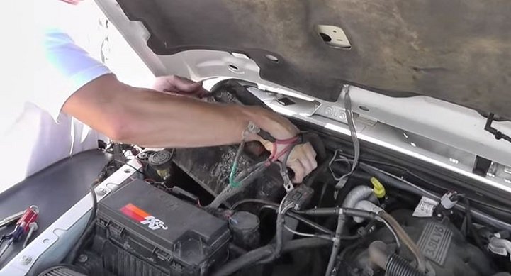 RemovingBattery-114473.jpg RemovingBattery-114473.jpg