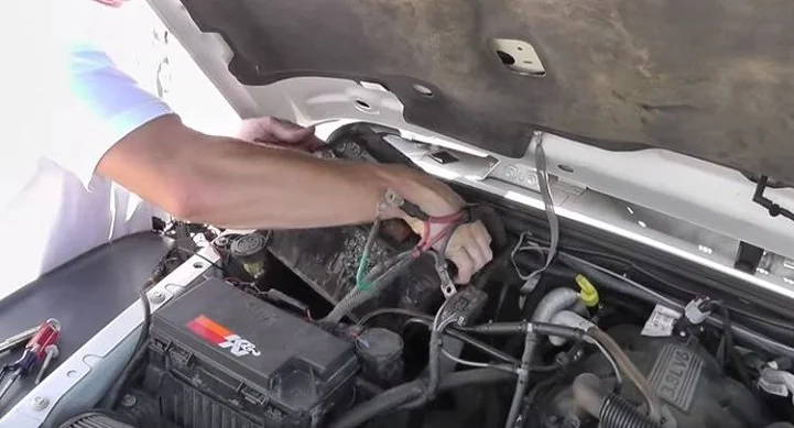 RemovingBattery-114473.webp
