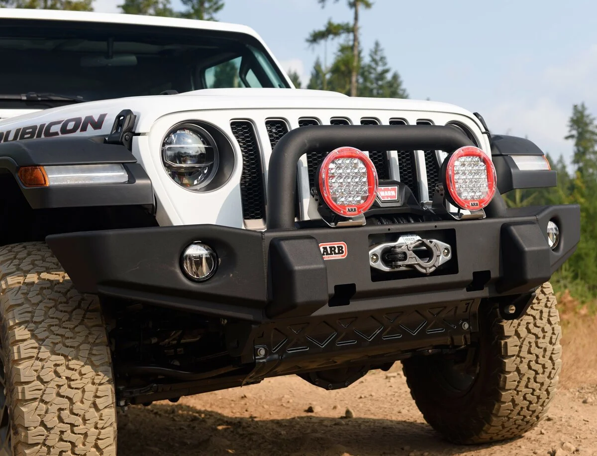 uxe-Classic-front-bumper-JL-lifestyle-front-angled.jpg