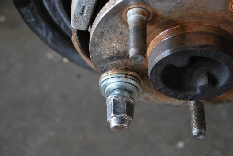 wheel_stud_09-118737.webp