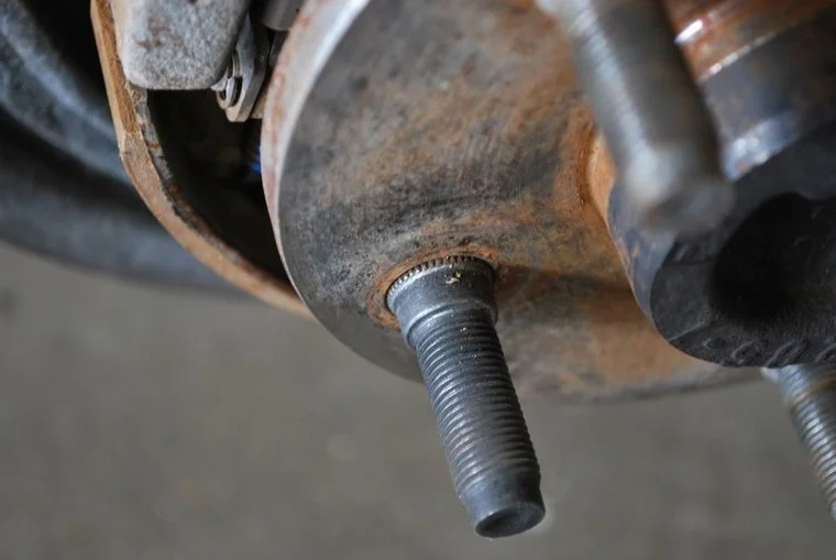 wheel_stud_10-118739.webp