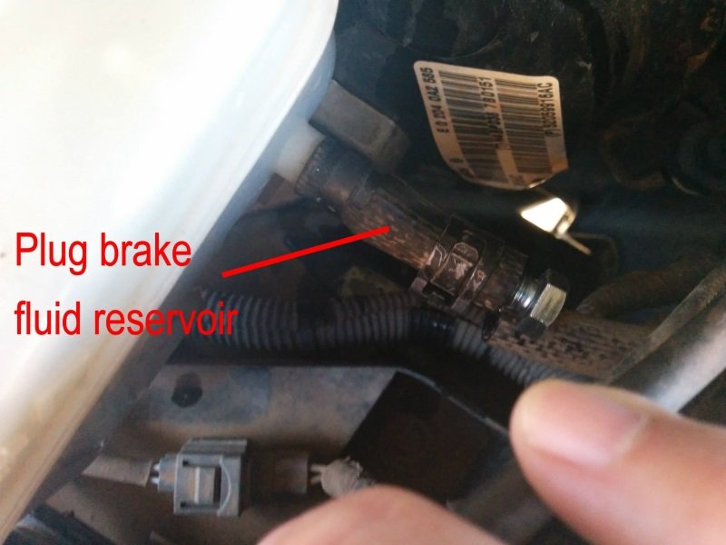 wranglerbrakefluidlinecorrect-114838.jpg wranglerbrakefluidlinecorrect-114838.jpg