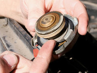 _your_old_4x4_truck_recycled_bucket%2Bradiator_cap.jpg