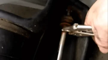 wranglershockremovalcorrect-119635.webp
