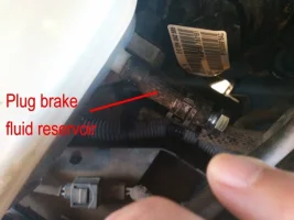 wranglerbrakefluidlinecorrect-114838.webp
