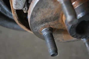 wheel_stud_10-118739.webp
